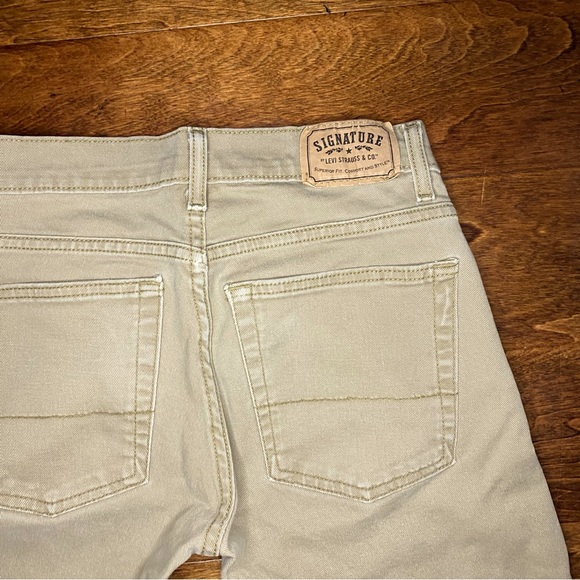 Boy’s Levi khakis - Picture 3 of 5